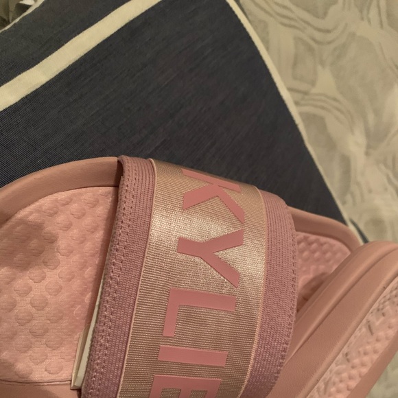 NWT Kylie Slides - Picture 4 of 4
